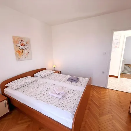 Apartments Dragica
