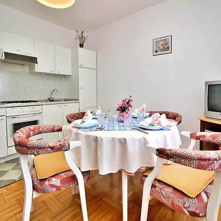 Apartments Dragica