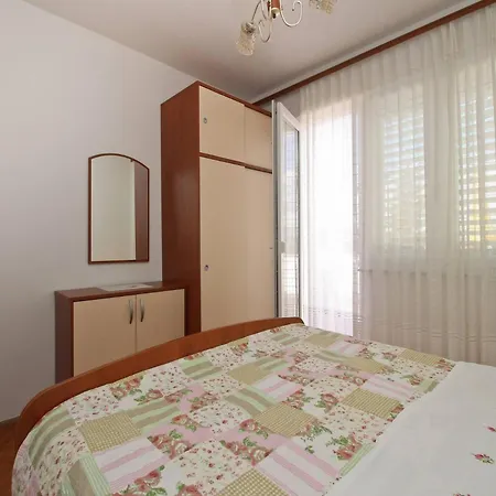 Guest house Apartments Dragica 2*