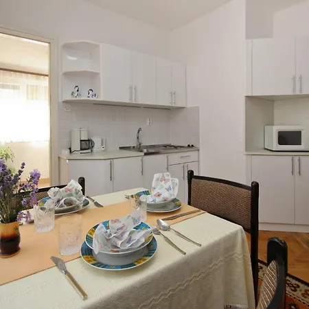 Apartments Dragica 2*