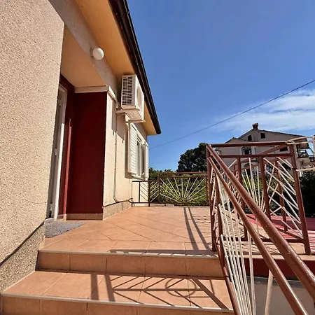Apartments Dragica 2* Šilo